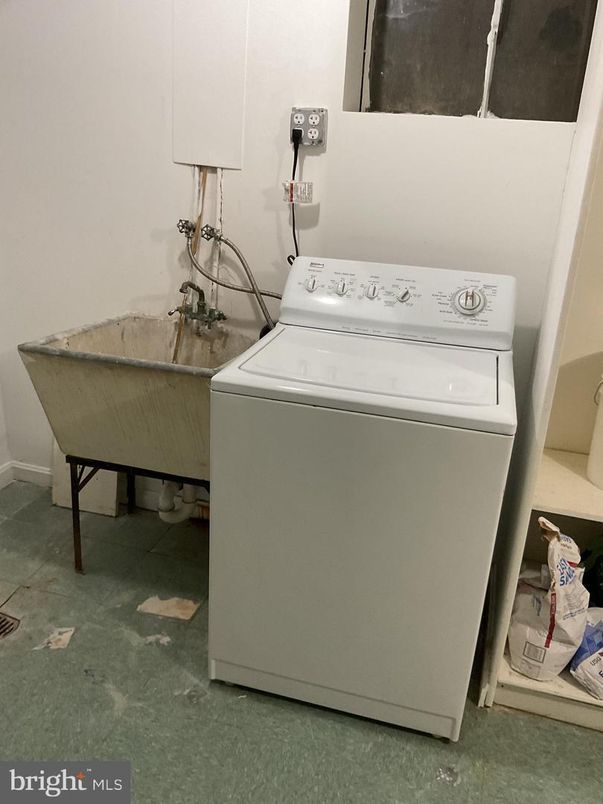 Interior, Washer