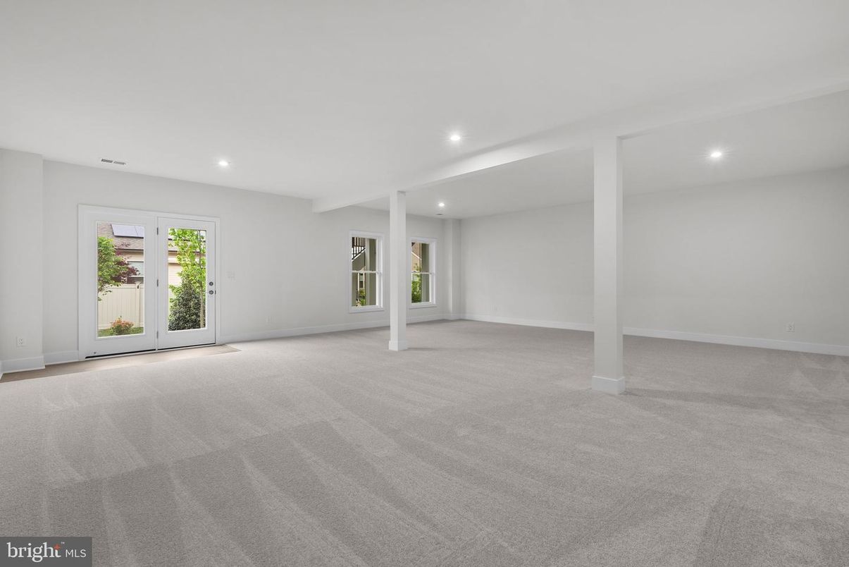 Empty room, Interior, Recessed Lighting