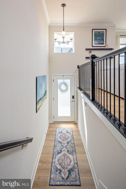 Interior, Pendant Lights, Wood Texture Flooring