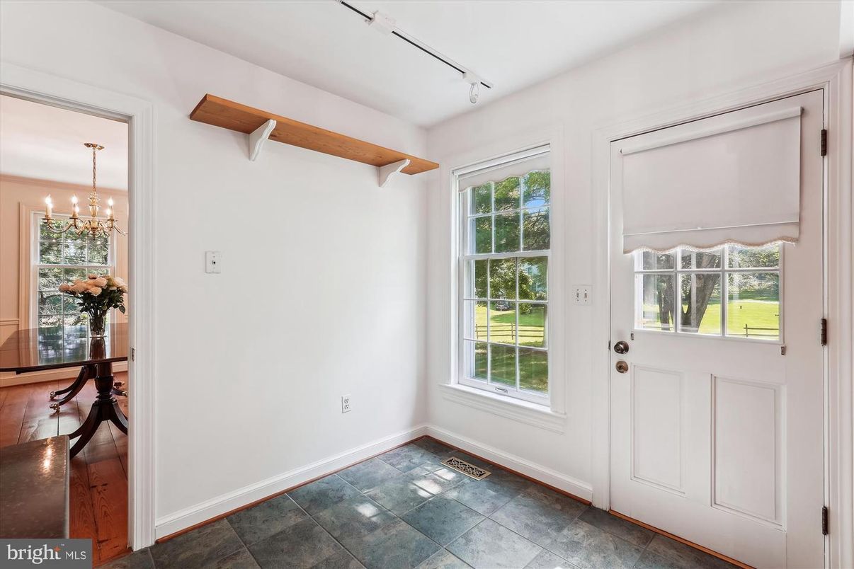 Chandelier, Empty room, Interior