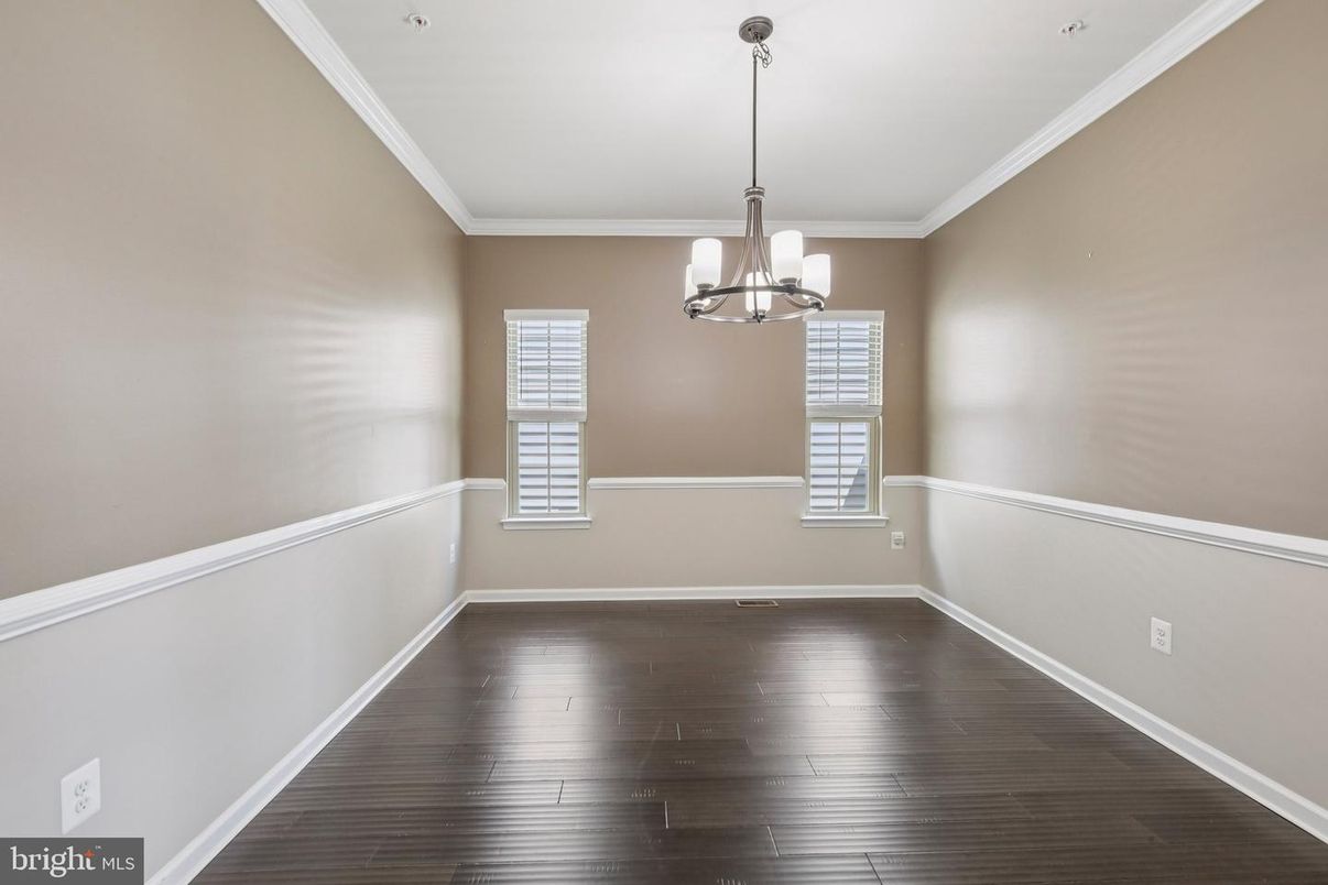 Chandelier, Empty room, Interior, Pendant Lights, Wood Texture Flooring