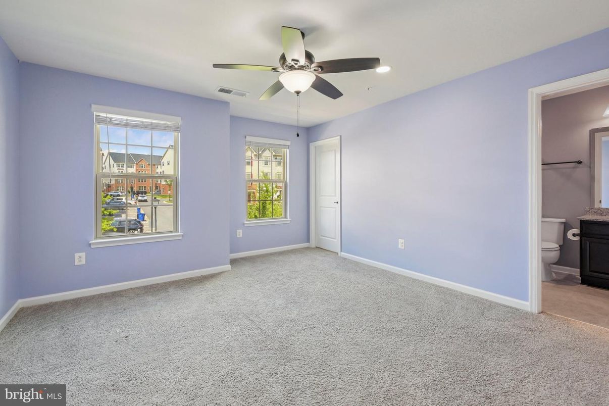 Bathroom, Empty room, Interior, Recessed Lighting