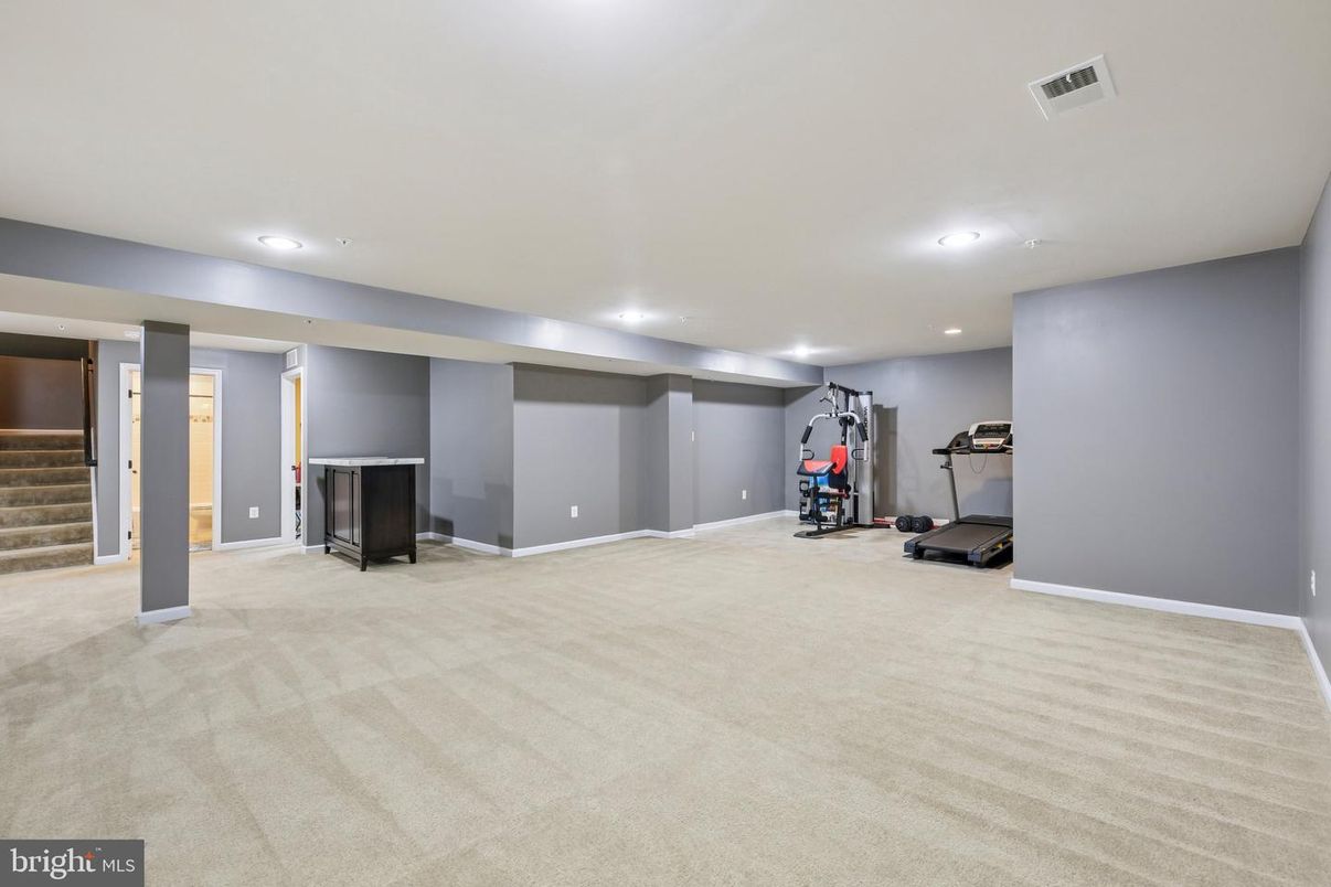 Fitness Equipment, Interior, Recessed Lighting