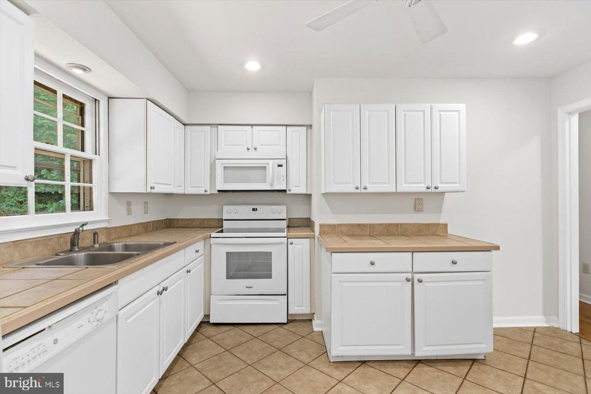 Interior, Kitchen, Recessed Lighting, Tile Countertops