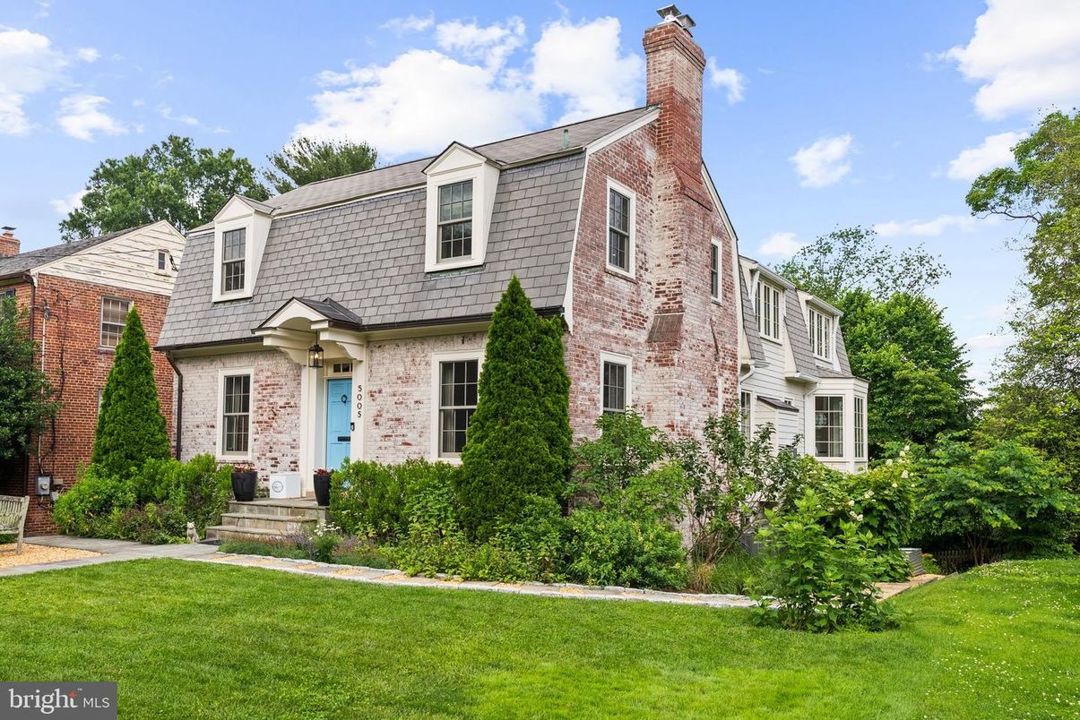 Exterior, Facade, Brick Facade, Cape Cod