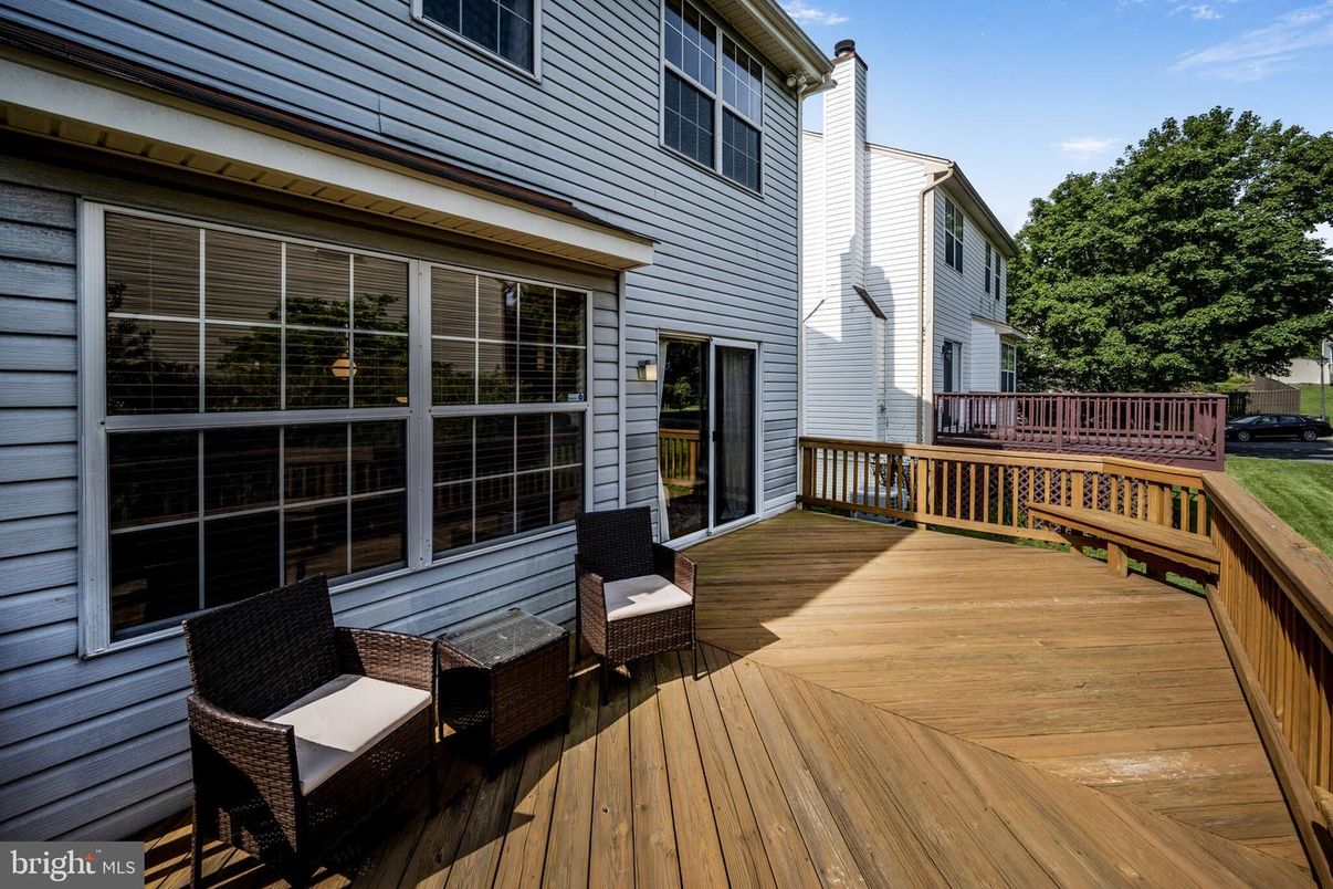 Exterior, Wood Texture Flooring