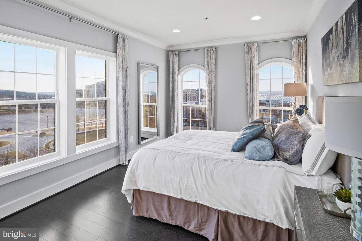 Bedroom, Interior, Recessed Lighting, Water, Wood Texture Flooring
