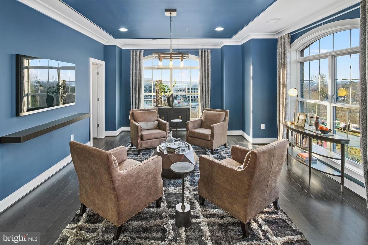 Interior, Living room, Pendant Lights, Recessed Lighting, Wood Texture Flooring