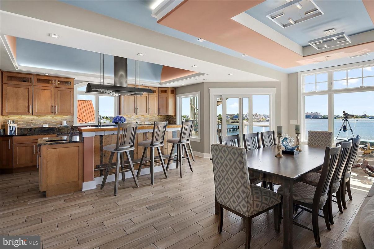 Dining room, Interior, Kitchen, Recessed Lighting, Water, Wood Texture Flooring