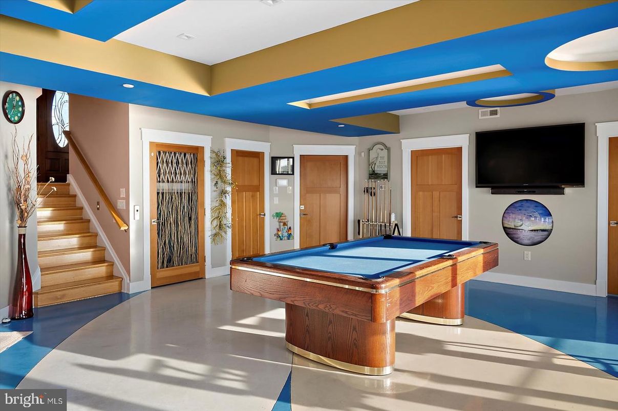 Billiard Table, Game Room, Interior, Recessed Lighting