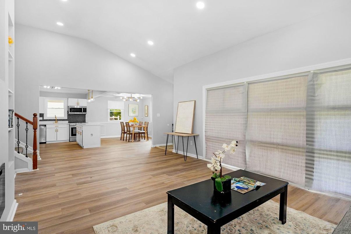 Dining room, Interior, Kitchen, Living room, Pendant Lights, Recessed Lighting, Wood Texture Flooring