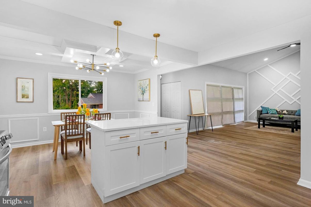 Dining room, Interior, Pendant Lights, Recessed Lighting, Wood Texture Flooring
