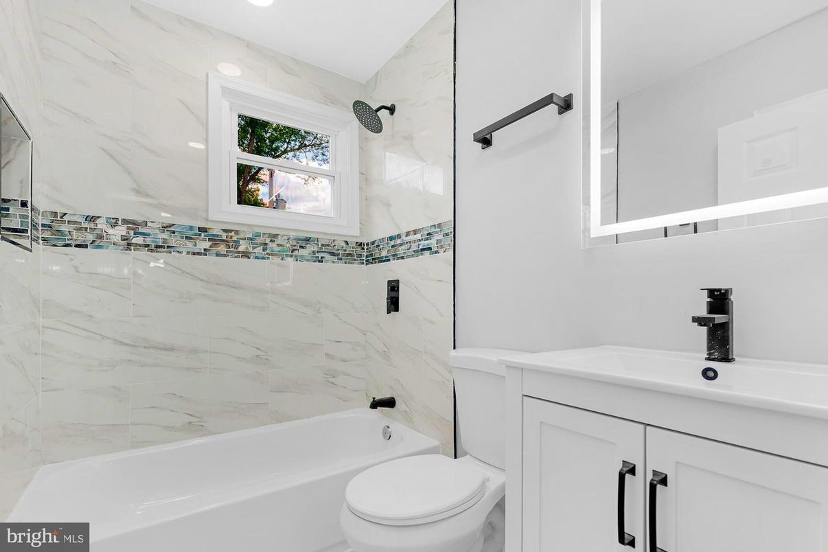 Bathroom, Interior, Marble Walls, Recessed Lighting