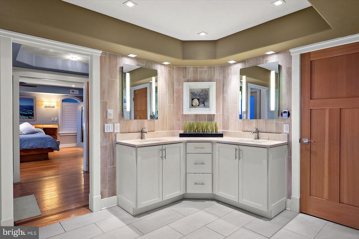 Bathroom, Dual Sink Vanities, Interior, Recessed Lighting, Wood Texture Flooring