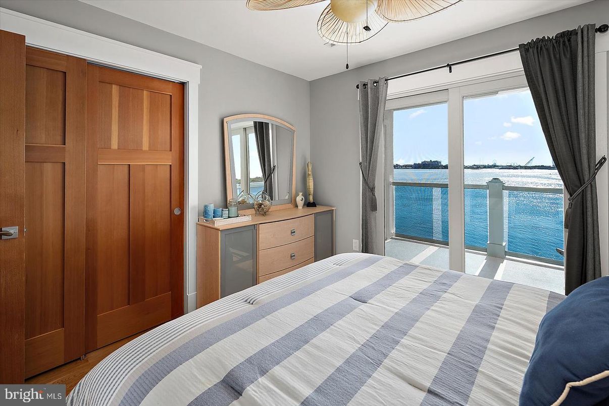Bedroom, Interior, Water