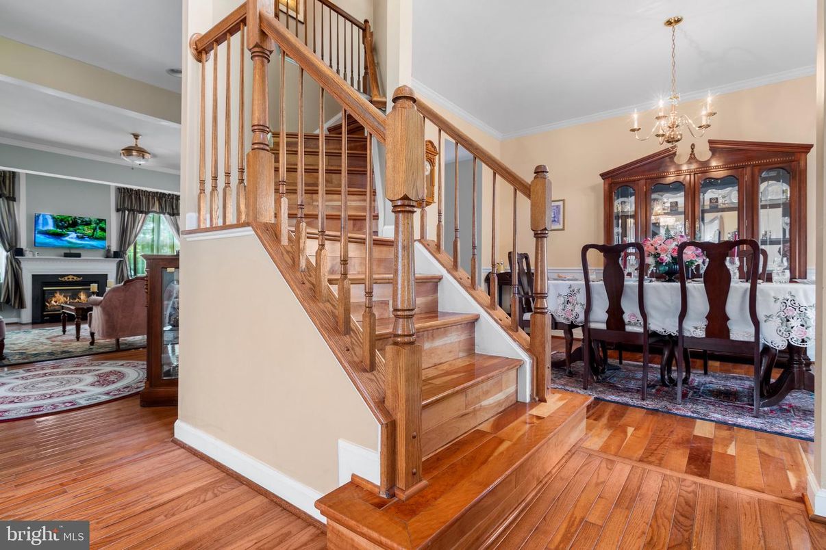 Chandelier, Dining room, Fireplace, Interior, Wood Texture Flooring