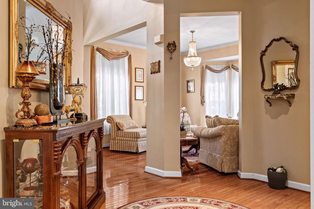 Chandelier, Interior, Wood Texture Flooring