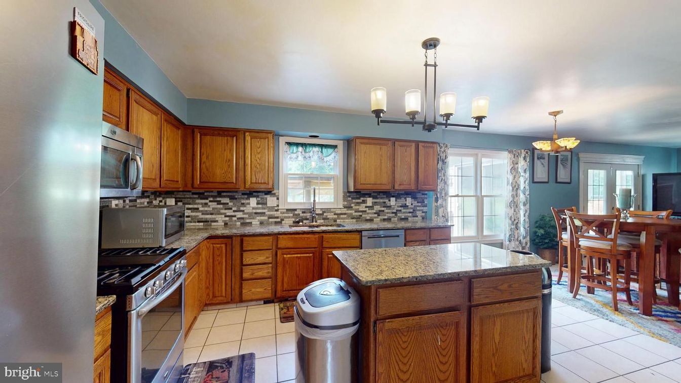 Chandelier, Dining room, Interior, Kitchen