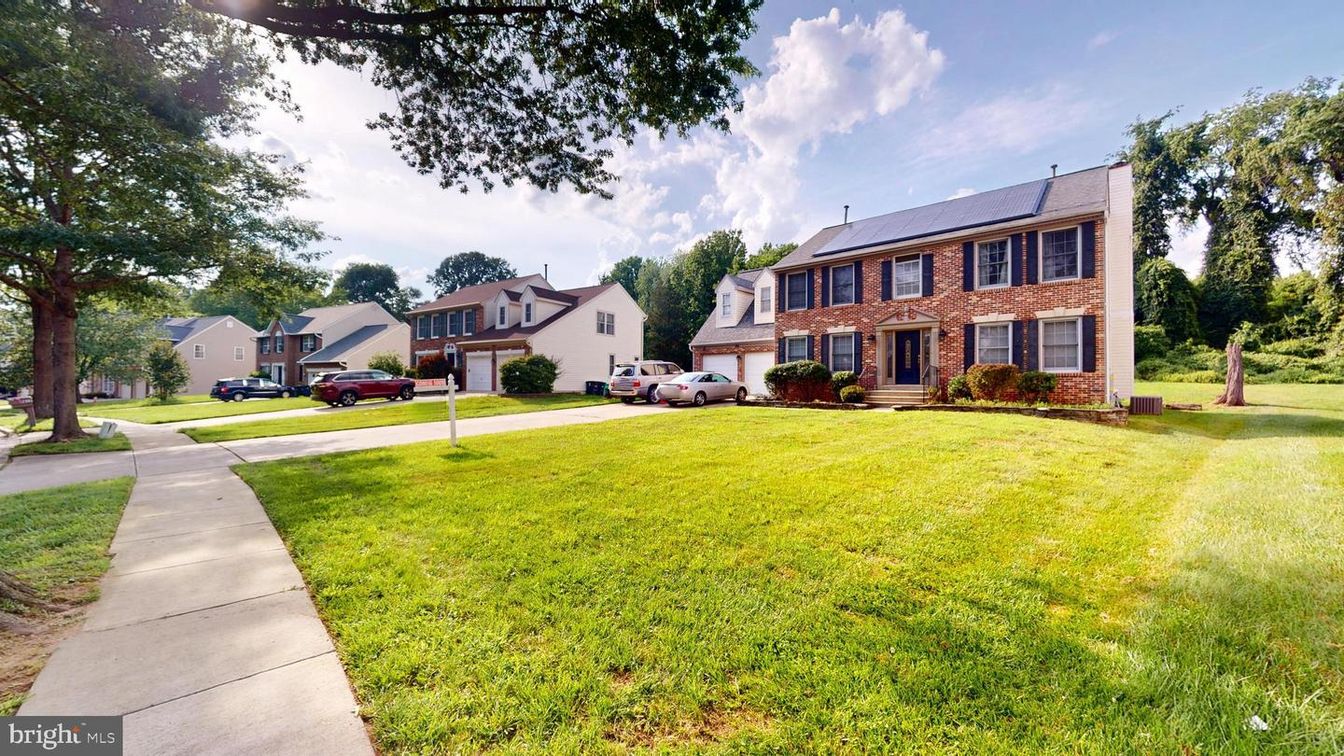 Attached, Backyard, Exterior, Facade, Brick Facade, Solar Panels, Georgian