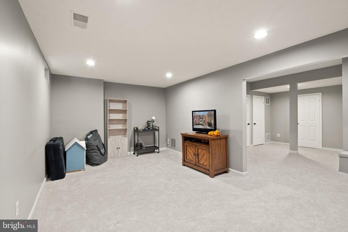 Fitness Equipment, Interior, Recessed Lighting
