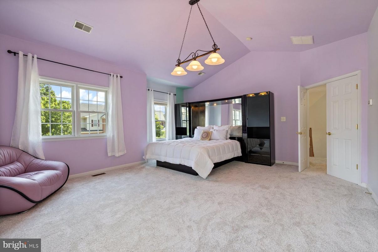 Bedroom, Chandelier, Interior, Pendant Lights