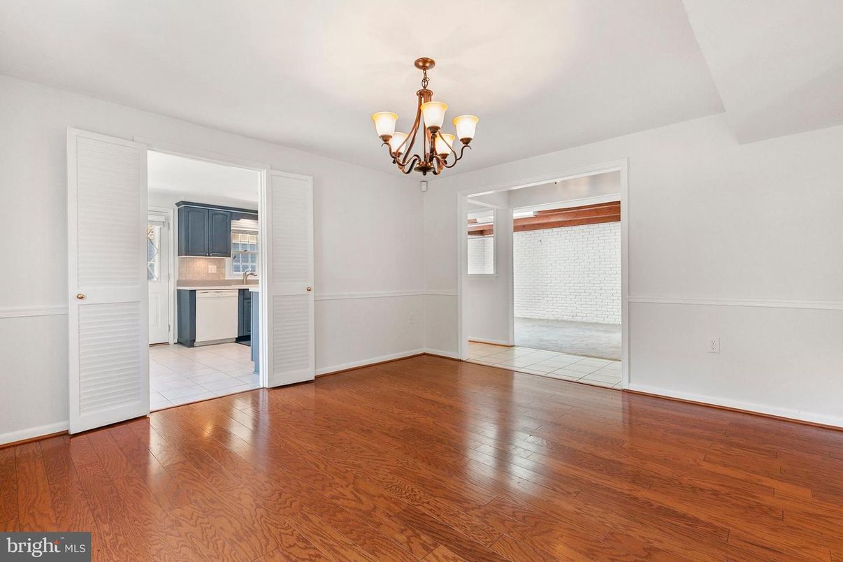 Chandelier, Empty room, Interior, Kitchen, Wood Texture Flooring