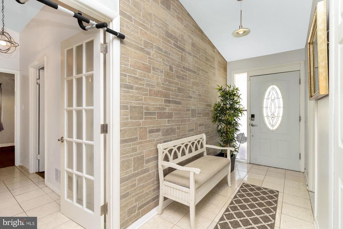 Interior, Pendant Lights, Stone Walls
