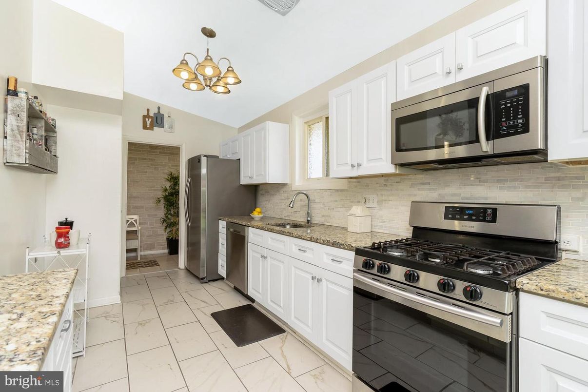 Interior, Kitchen, Marble, Stainless Steel Appliances