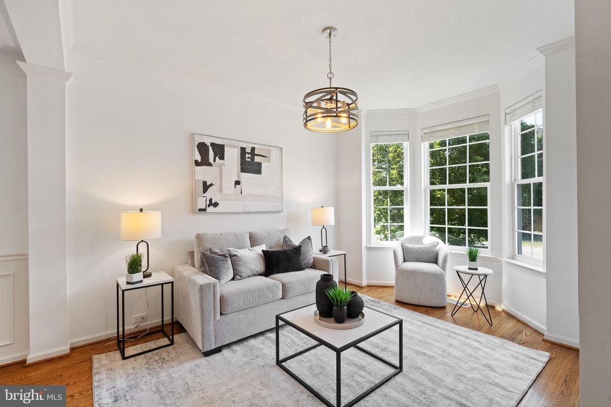 Interior, Living room, Pendant Lights, Wood Texture Flooring