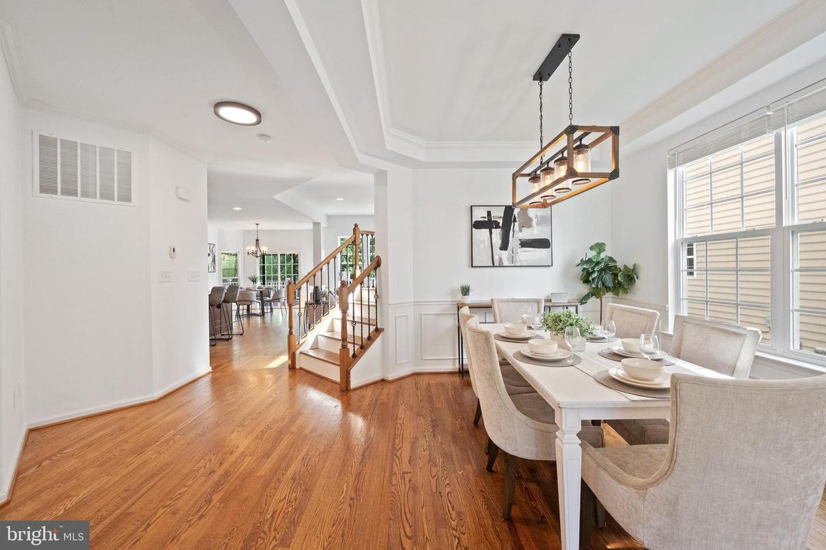 Chandelier, Dining room, Interior, Pendant Lights, Recessed Lighting, Wood Texture Flooring