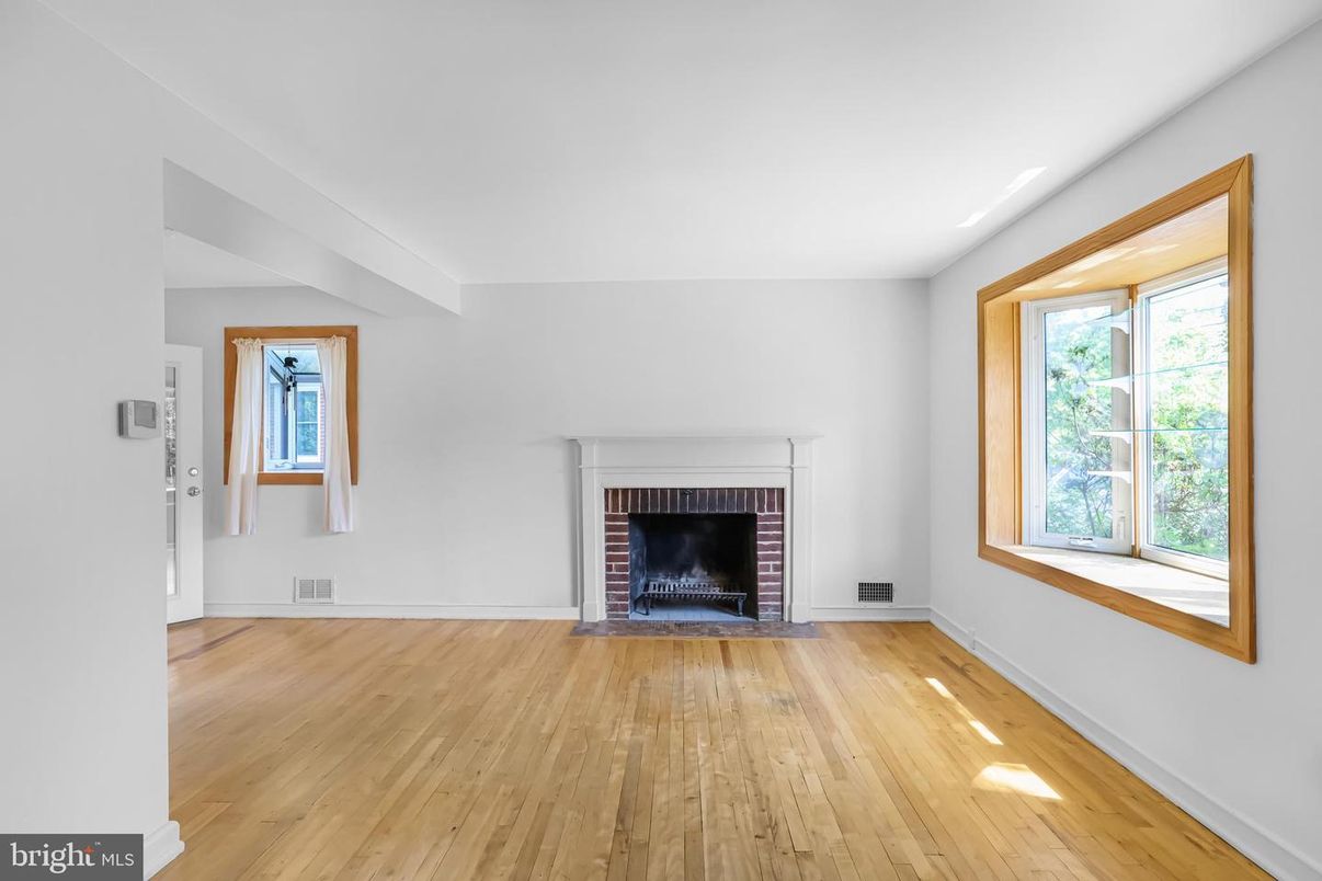 Empty room, Fireplace, Interior, Wood Texture Flooring