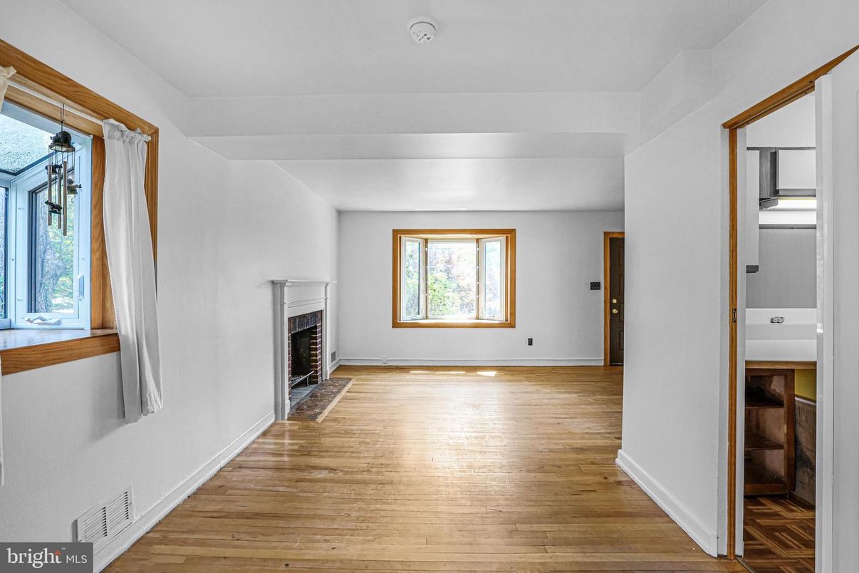 Empty room, Fireplace, Interior, Wood Texture Flooring