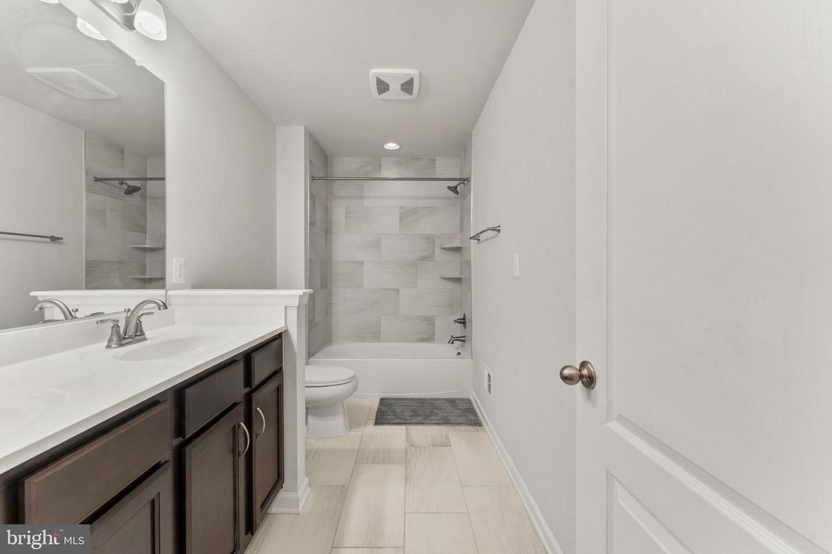 Bathroom, Interior, Recessed Lighting, Wood Texture Flooring