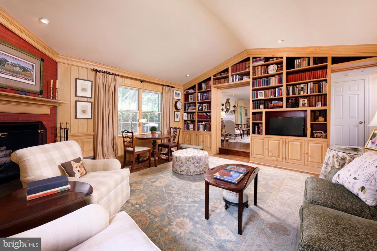 Dining room, Fireplace, Interior, Living room, Recessed Lighting