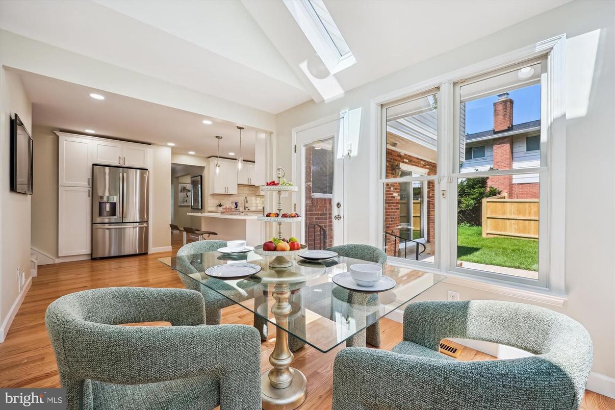 Dining room, Interior, Kitchen, Living room, Pendant Lights, Recessed Lighting, Stainless Steel Appliances, Wood Texture Flooring