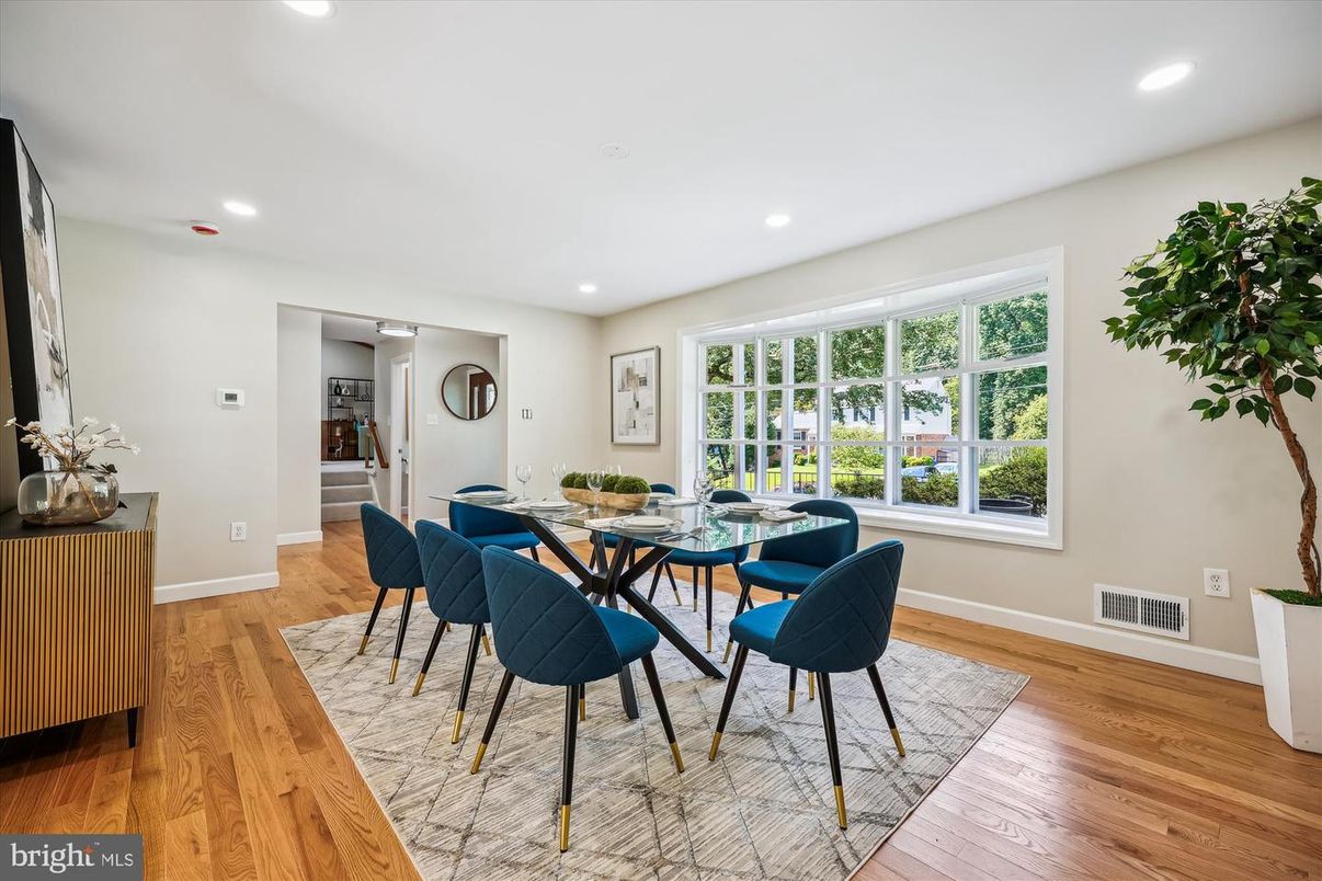 Dining room, Interior, Recessed Lighting, Wood Texture Flooring