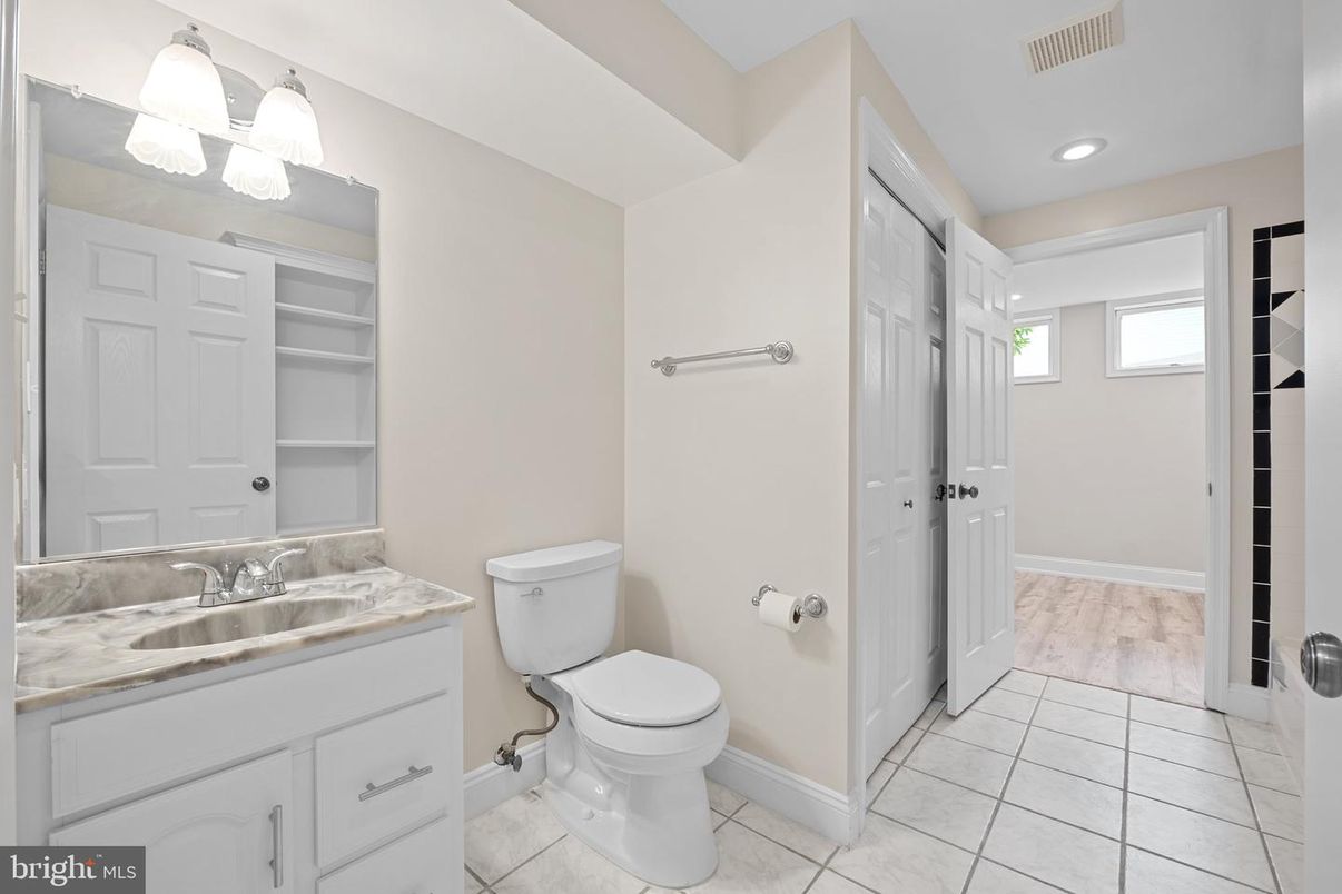 Bathroom, Interior, Recessed Lighting, Wood Texture Flooring