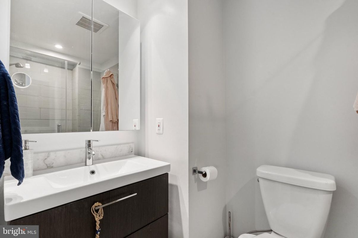 Bathroom, Interior, Recessed Lighting