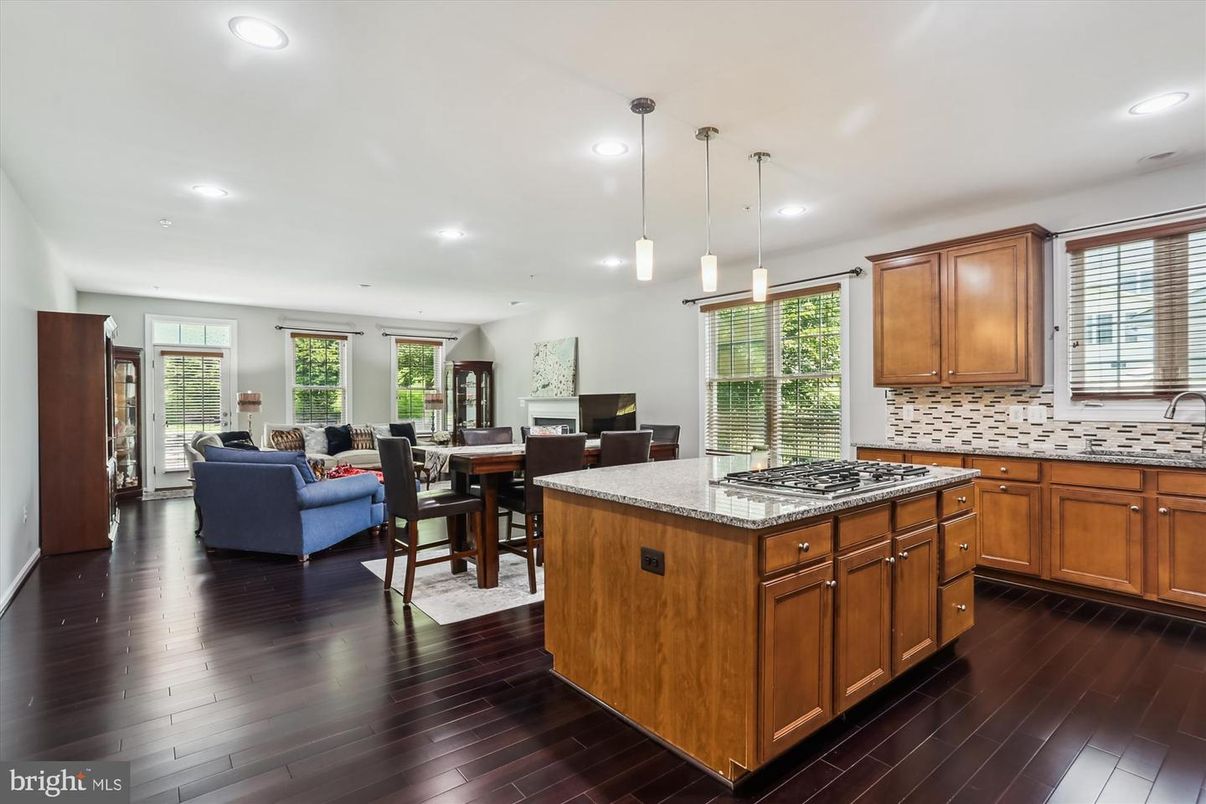 Dining room, Interior, Kitchen, Living room, Pendant Lights, Recessed Lighting, Wood Texture Flooring