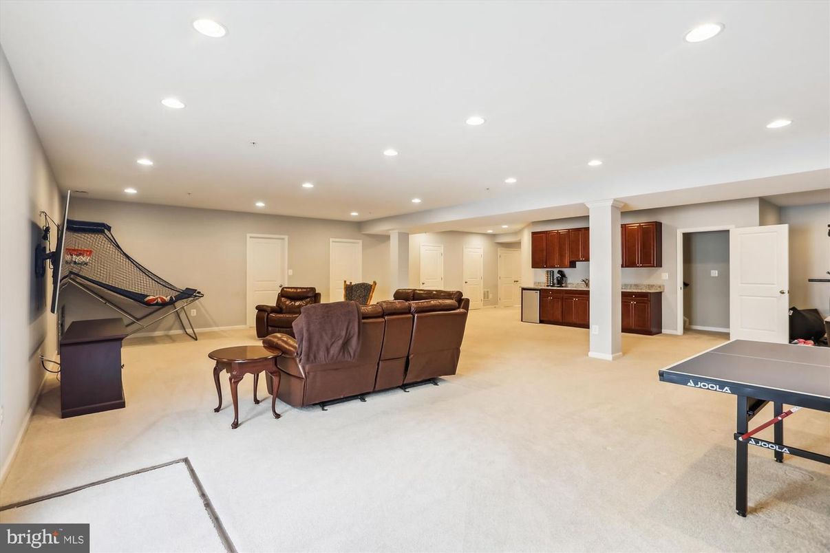 Game Room, Interior, Living room, Recessed Lighting