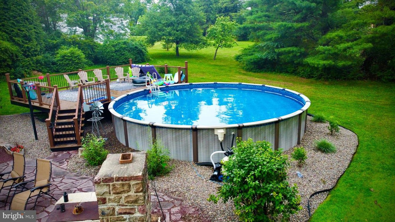 Backyard, Exterior, Pool