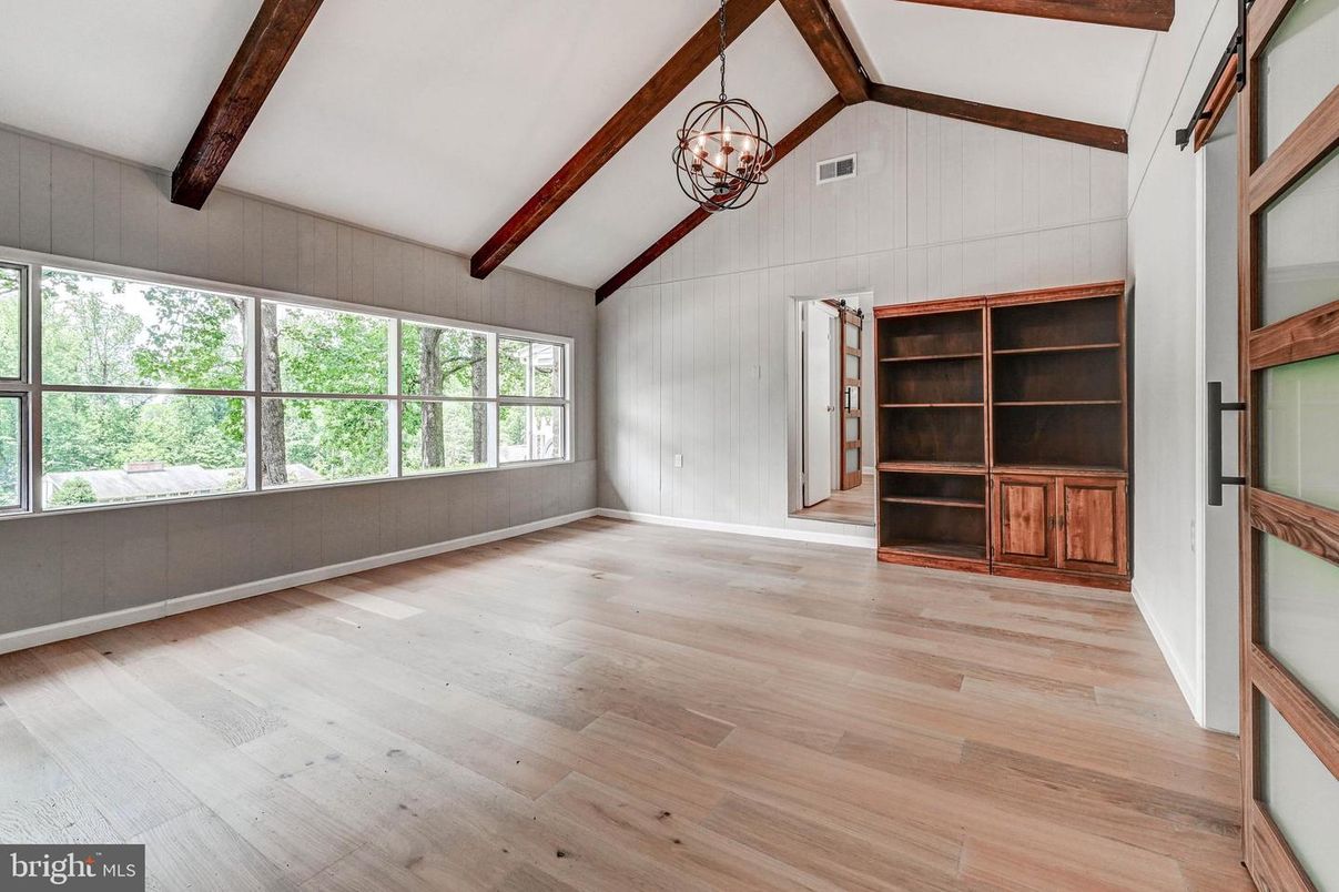 Chandelier, Empty room, Interior, Wooden Beams, Wood Texture Flooring