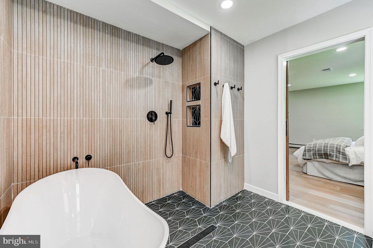 Bathroom, Free Standing Baths, Glass Shower, Interior, Recessed Lighting