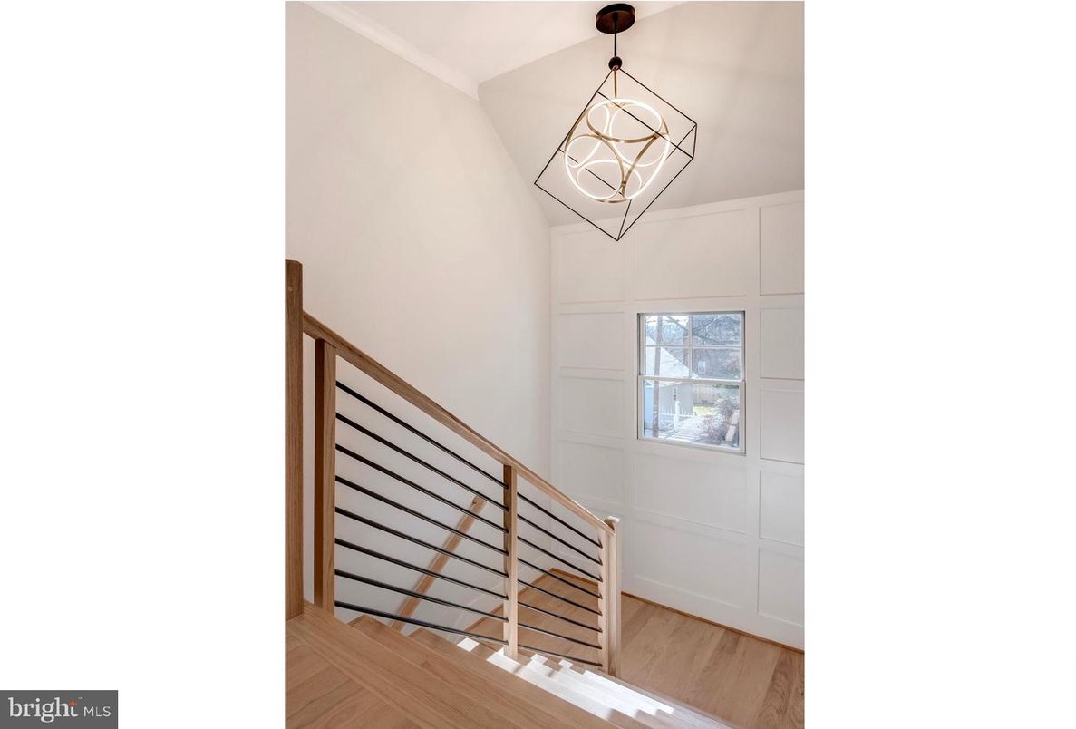 Interior, Pendant Lights, Wood Texture Flooring