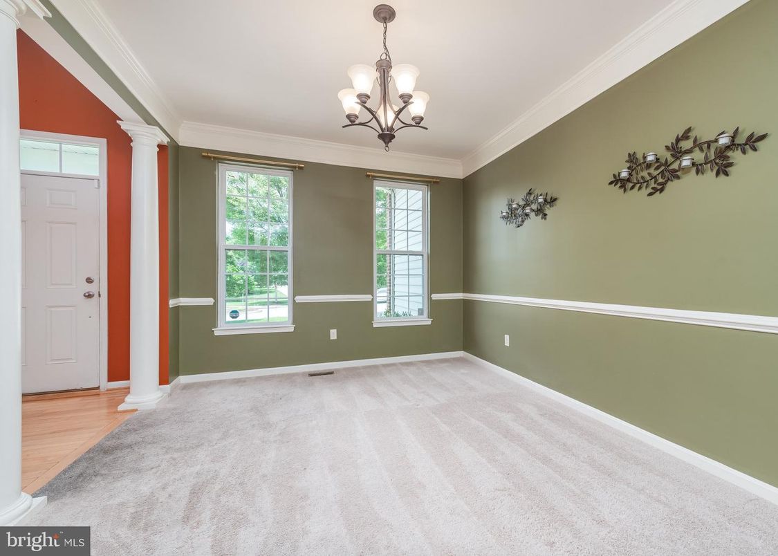 Chandelier, Empty room, Interior, Wood Texture Flooring