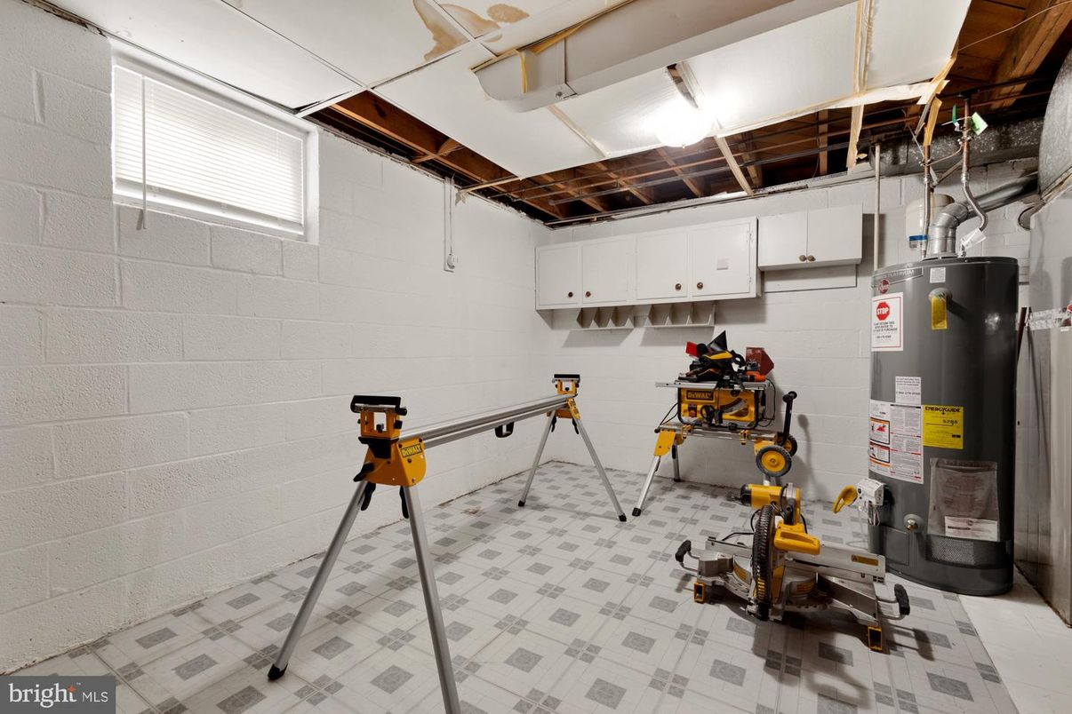 Garage, Interior, Stone Walls