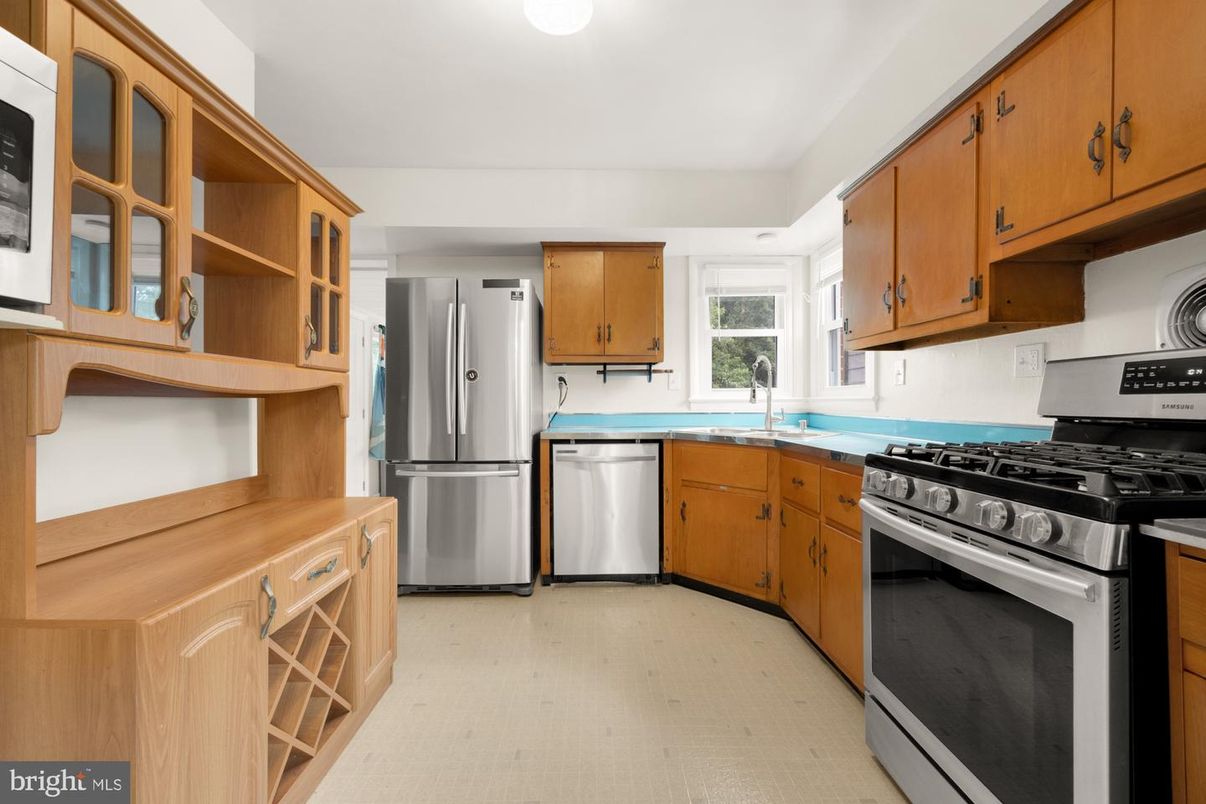 Interior, Kitchen, Stainless Steel Appliances