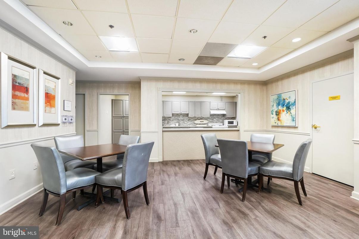 Dining room, Interior, Kitchen, Recessed Lighting, Wood Texture Flooring