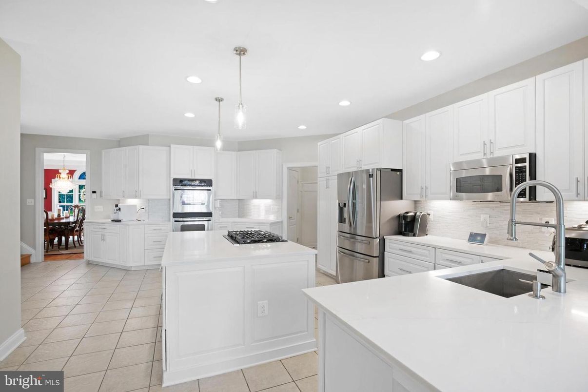 Interior, Kitchen, Pendant Lights, Recessed Lighting, Stainless Steel Appliances