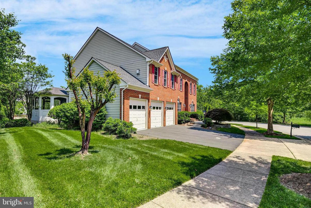 Attached, Exterior, Facade, Brick Facade, Tudor Revival